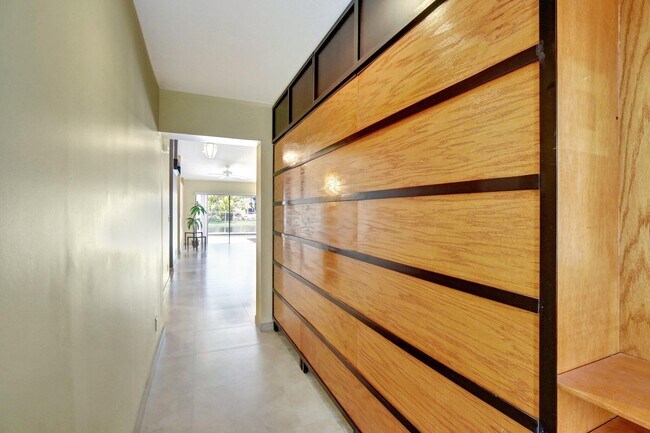 Building Photo - 1541 SW 102nd Terrace