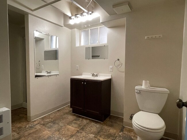 Building Photo - CLICK "REQUEST A TOUR" NOW!