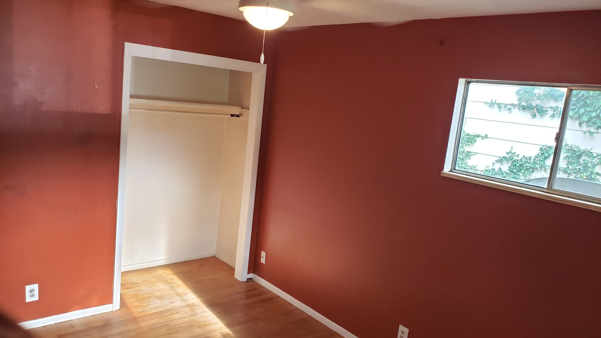 Building Photo - 1400 Brentwood Dr