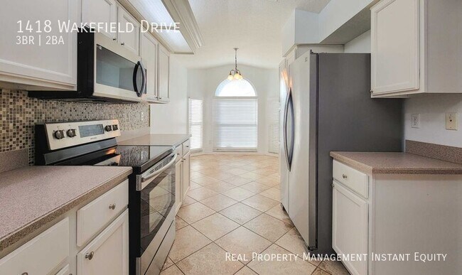 Building Photo - 1418 Wakefield Dr