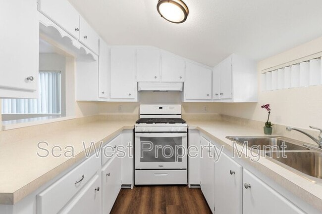 Primary Photo - 2409 Newcastle