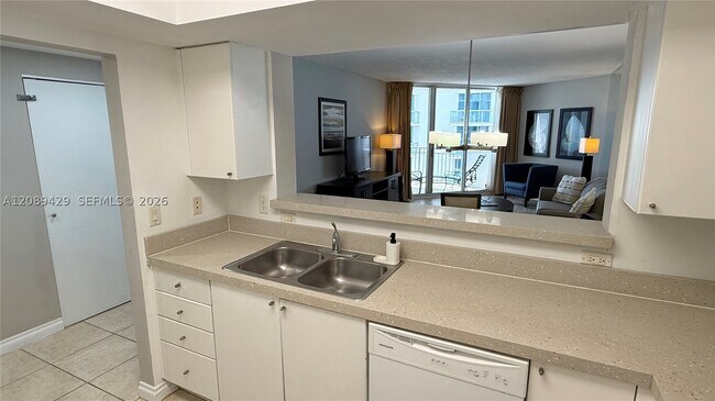 Building Photo - 17375 Collins Ave
