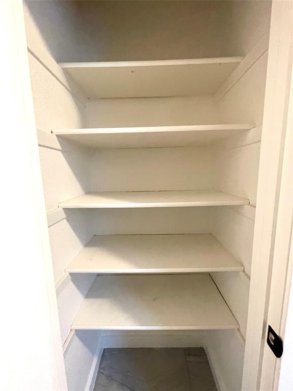 Building Photo - 703 Twin Oak Trail