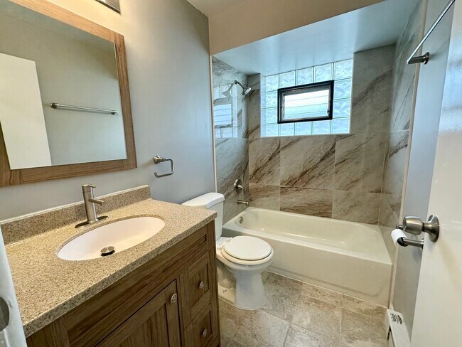 Building Photo - 6334 W 65th St