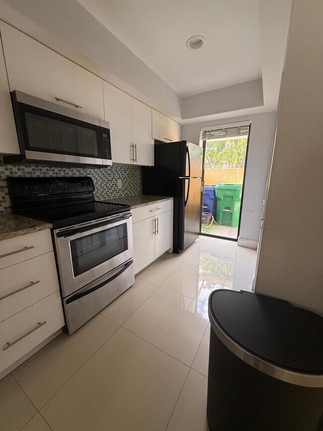 Building Photo - 11596 NW 45th St