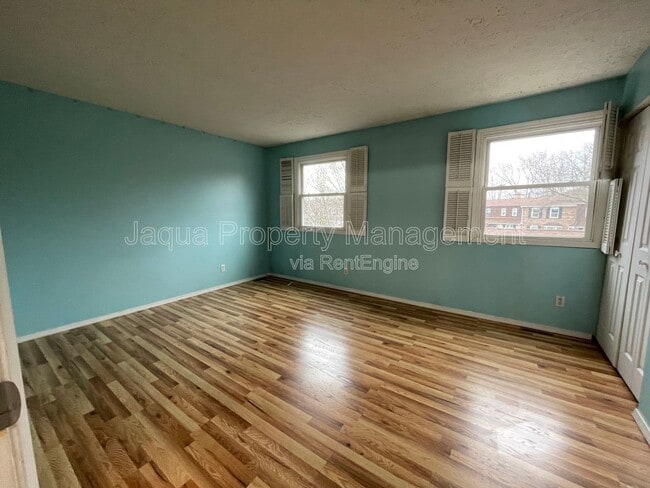 Building Photo - 2591 Stratford Dr