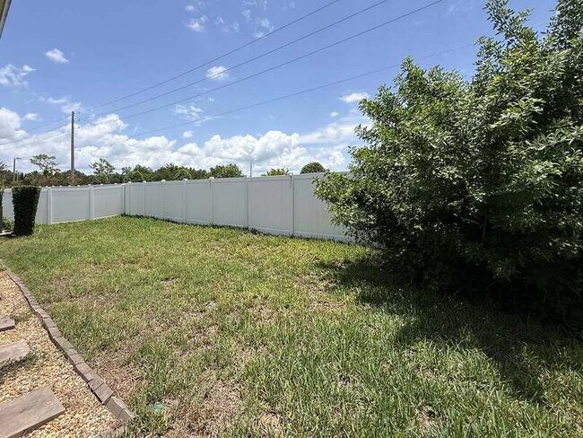 Building Photo - 8222 Willow Beach Dr