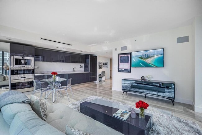 Building Photo - 1451 Brickell Ave