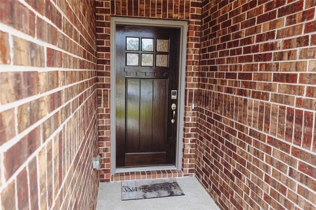 Building Photo - 26202 Emory Holw Dr