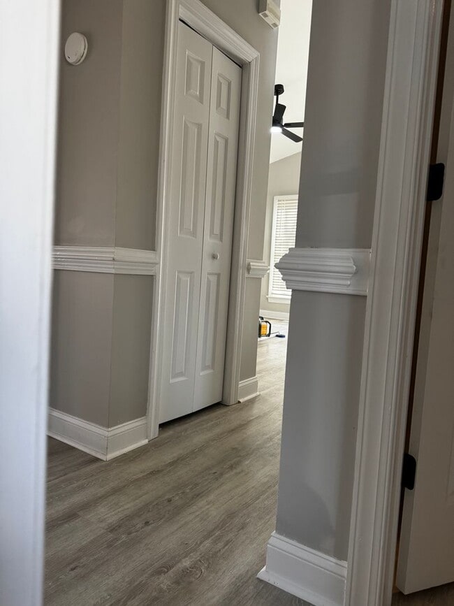 Building Photo - REDBUD TOWNHOUSES