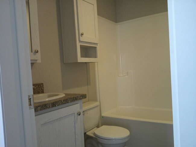 Building Photo - 147 Beech