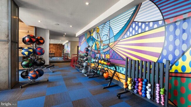 Building Photo - 235 N Christopher Columbus Blvd