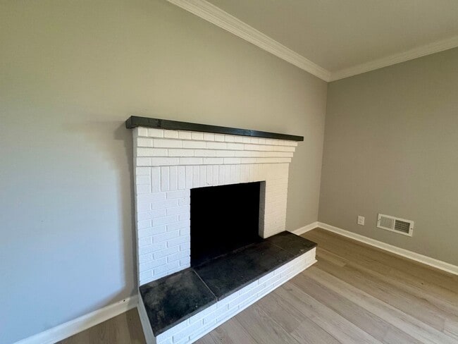 Building Photo - Four Bedroom House/Boonsboro Area