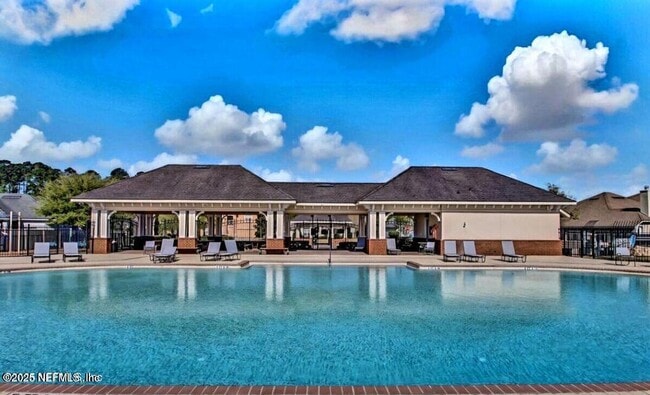 Building Photo - 3631 Shrewsbury Dr