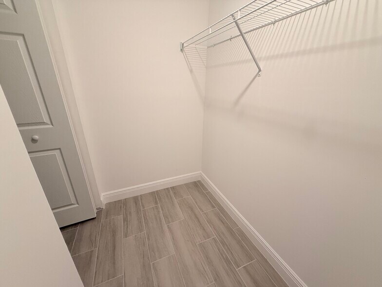 Building Photo - 2156 Edison Ave