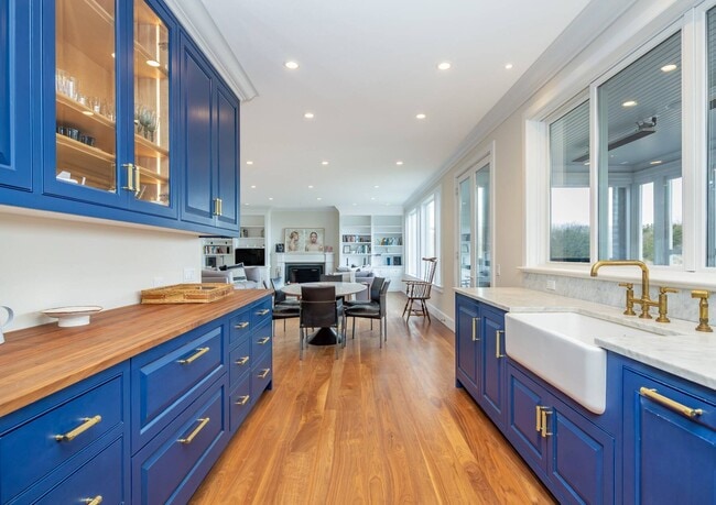 Building Photo - 21 Old Stone Hwy