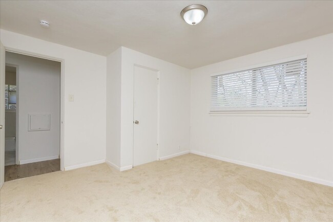 Building Photo - 4321 Melba Ave