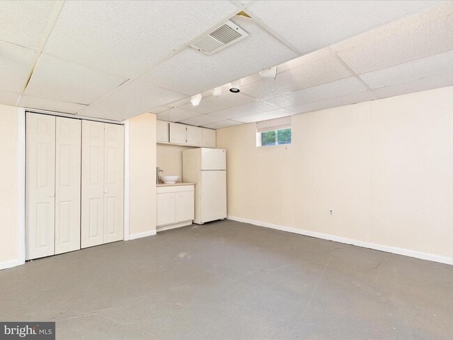 Building Photo - 301 Wood Ave