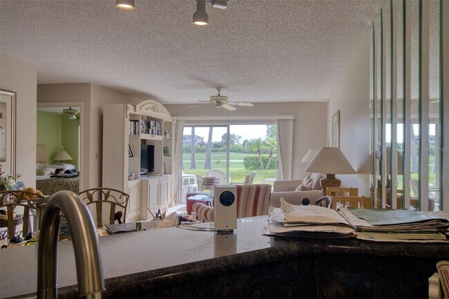 Building Photo - 6059 Bahia Del Mar Blvd S