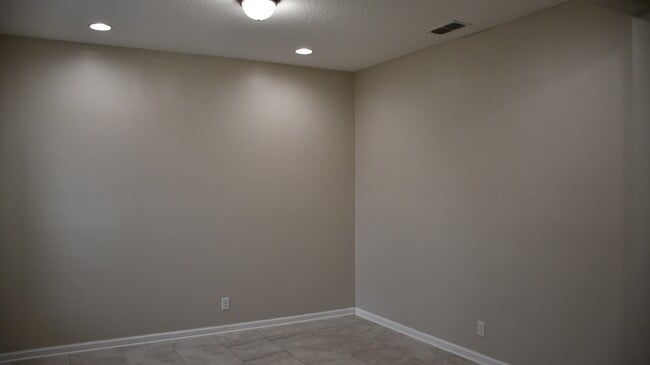 Building Photo - 97389 Harbor Concourse Cir