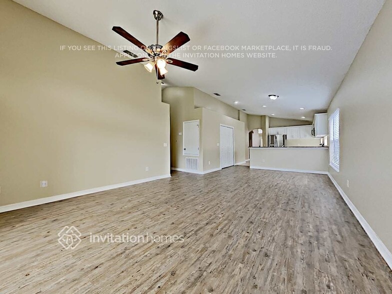 Building Photo - 5745 Los Palma Vista Dr