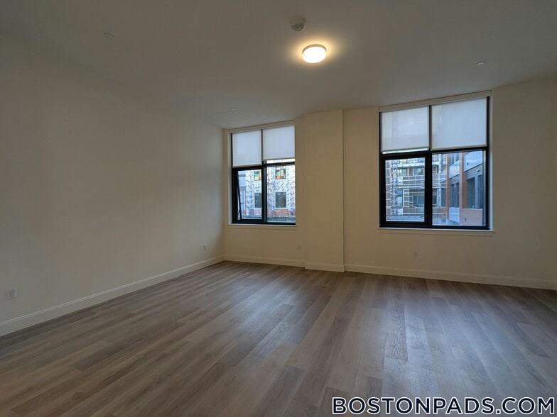 Building Photo - 1079 Commonwealth Ave