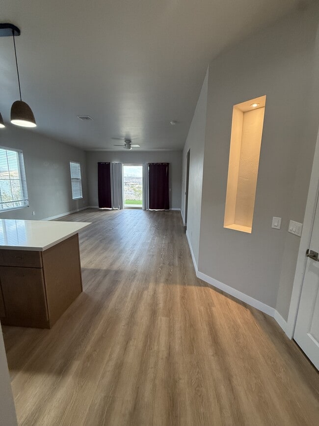 Building Photo - 1367 Harker Ct