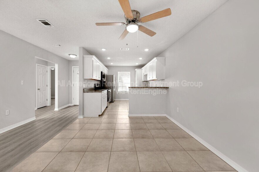 Building Photo - 648 Alysheba Dr