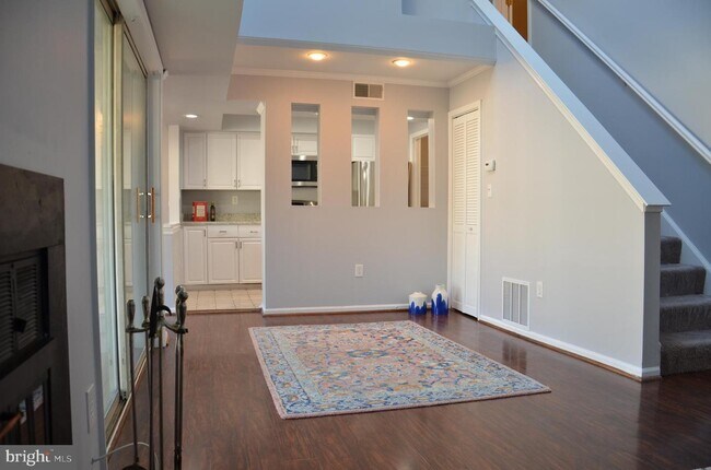 Building Photo - 3311 Lakeside View Dr