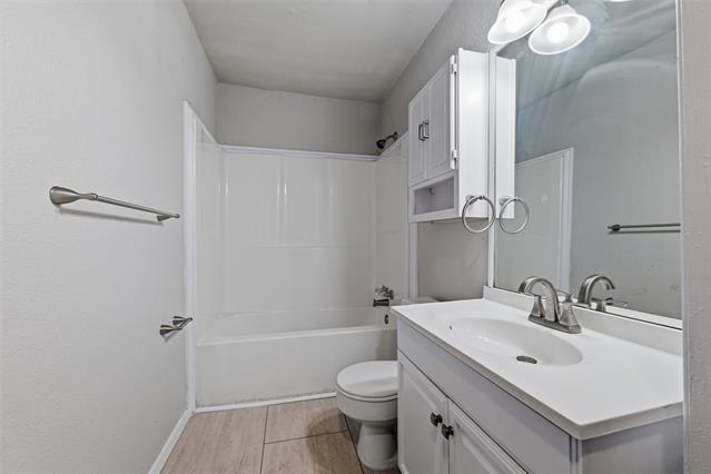 Building Photo - 110 Poplar St