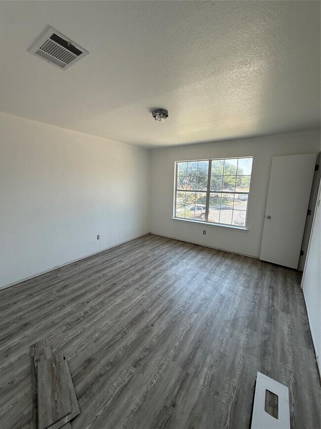 Building Photo - 1014 Glen Meadow Cove