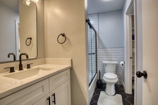 Building Photo - 1732 Harrow Ct