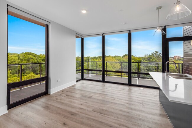 Building Photo - The Pierce at 7 Van Buren