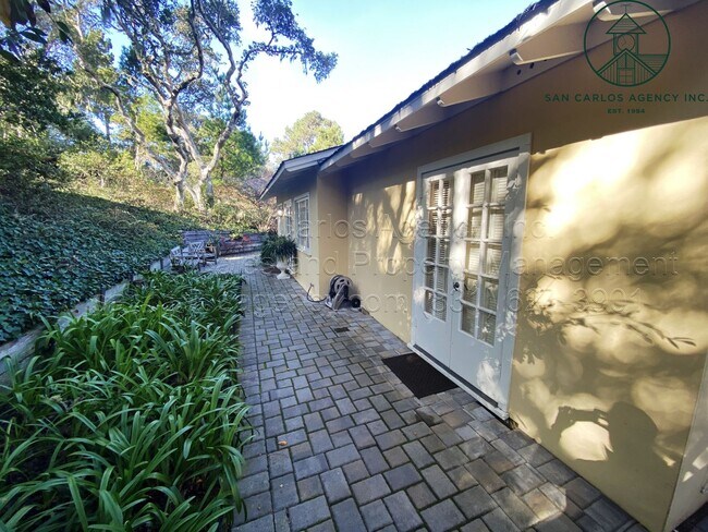 Building Photo - Adorable, Private Cottage in Jack's Peak
