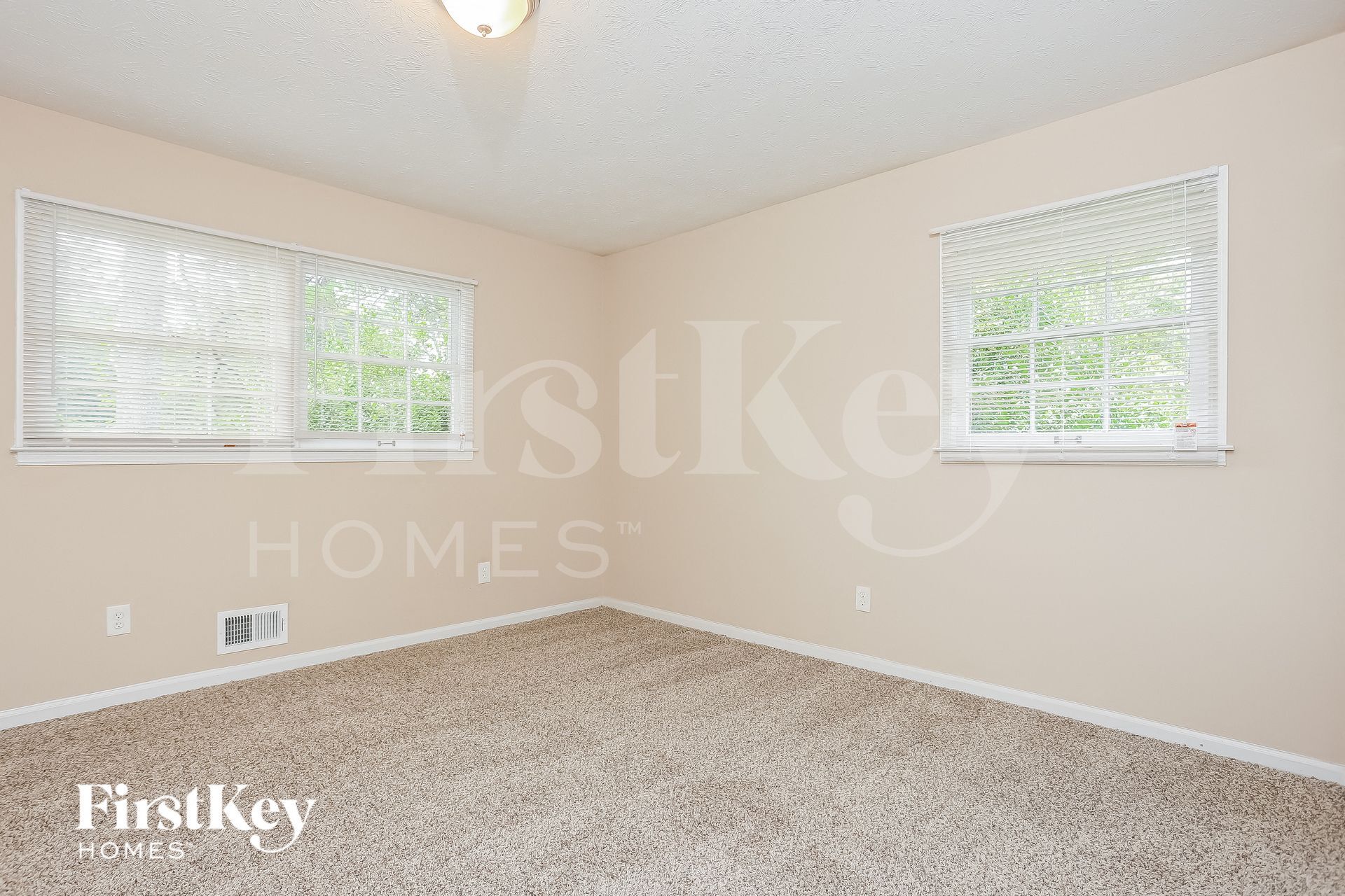 Building Photo - 1348 Yates Ave