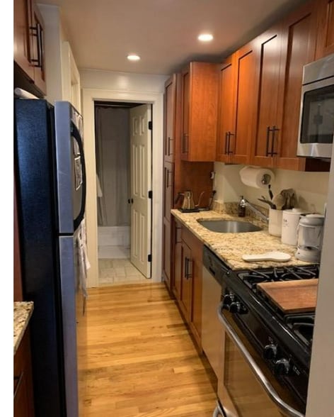 Building Photo - 88 West Cedar St