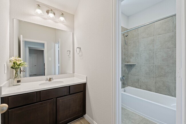 Building Photo - 519 Carina Gaze Dr