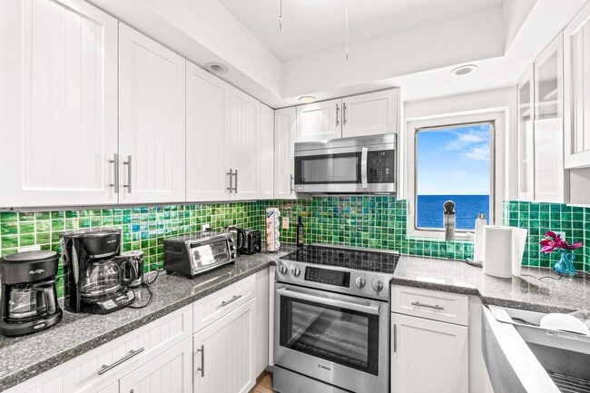 Building Photo - 4511 S Ocean Blvd