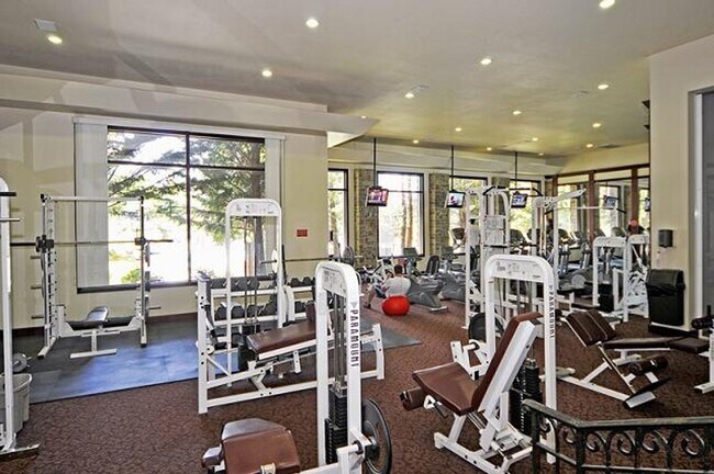 Building Photo - South Reno Tanamera Two Bedroom Upstairs Condo