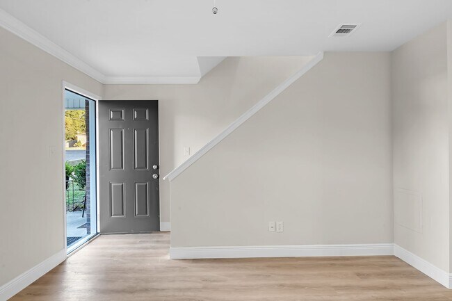 Building Photo - Crown Molding & Granite Kitchens********* Renovated 2 Bedroom 1.5 Bath********* Beautiful Townhom...