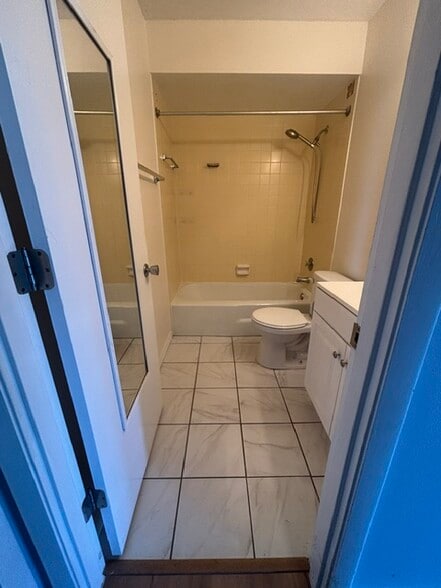 Bthroom 1 - 4845 Rilma Ave