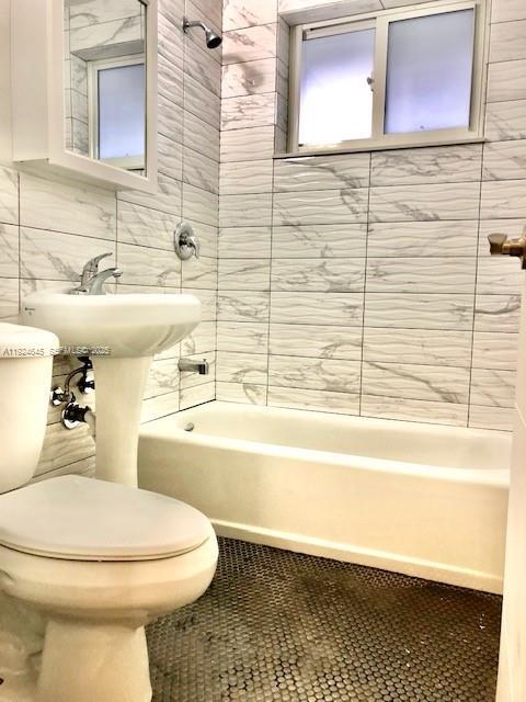 Building Photo - 105 S Shore Dr