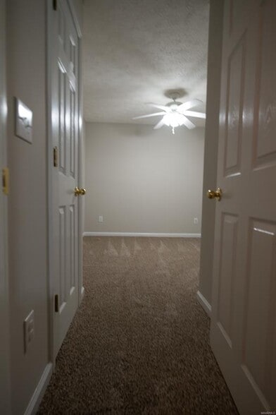 Building Photo - 325 James Dr