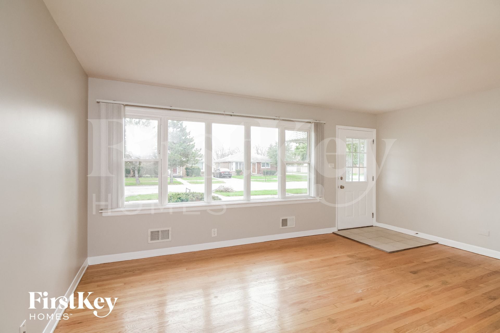 Building Photo - 8840 Sproat Ave