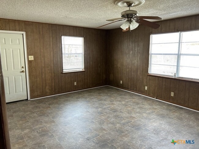 Building Photo - 1315 Jefferis Ave