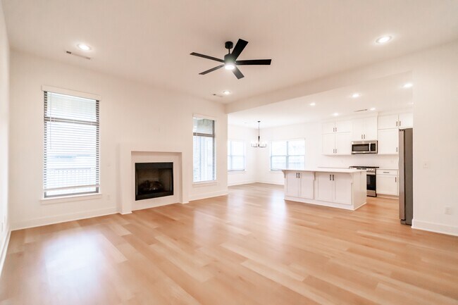 Building Photo - 535 Wagon Wheel Ave