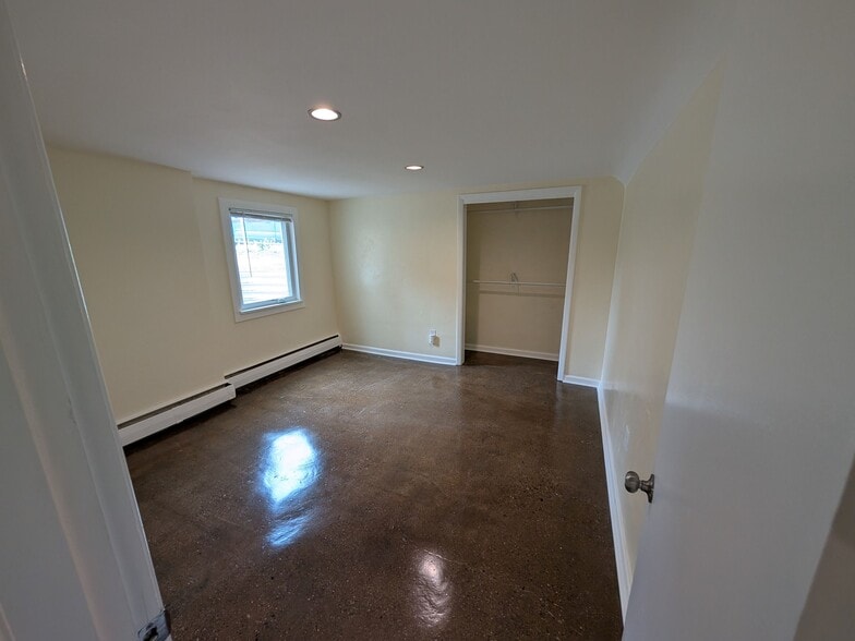 Building Photo - 790 Depew St