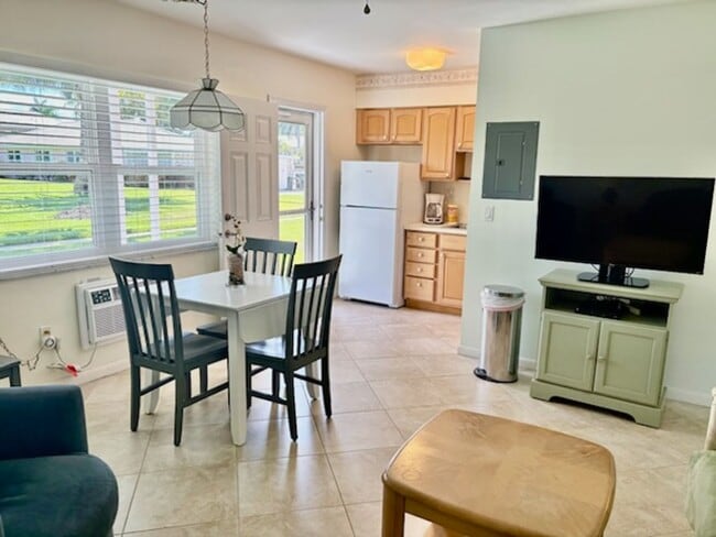 Building Photo - seabreeze South condo