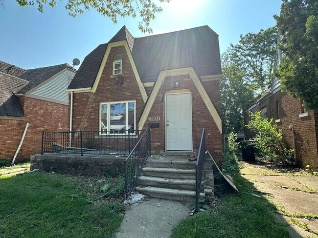 Primary Photo - Charming House in the heart of Detroit