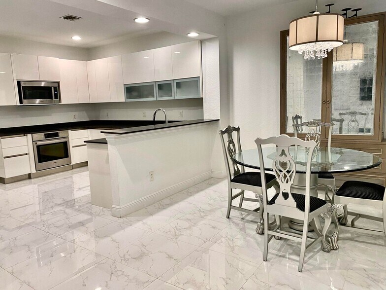 Primary Photo - 850 Millbrae Ct